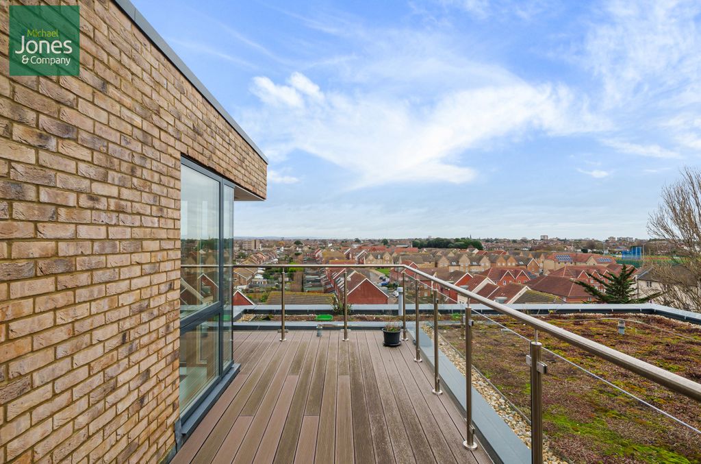 Property photo 2 of 11 Terrace/ Balcony