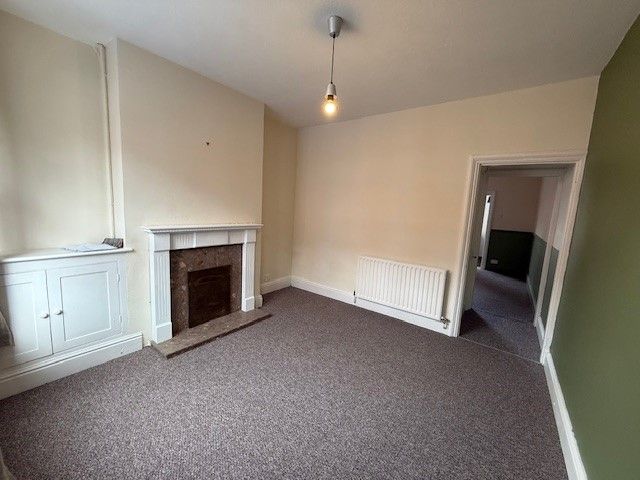 Property photo 3 of 10 Lounge