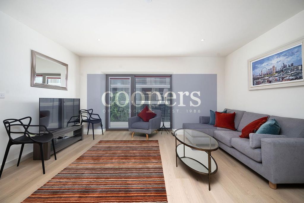 Property photo 3 of 17 W01.Jpg