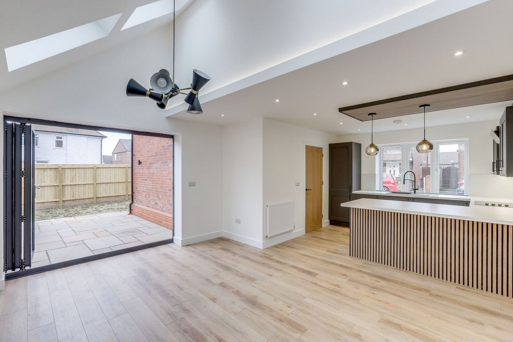 Property photo 3 of 26