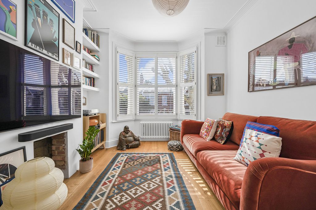 Property photo 3 of 12