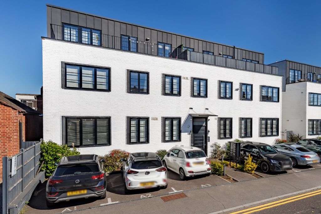 Property photo 1 of 9 5018411