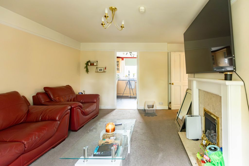 Property photo 3 of 16