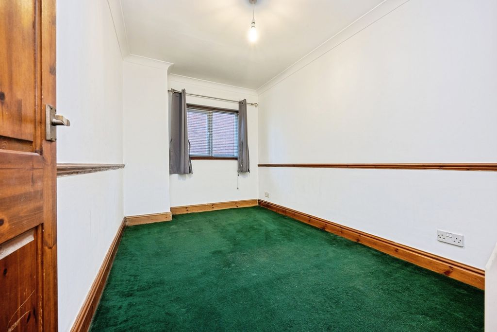 Property photo 3 of 12 Bedroom