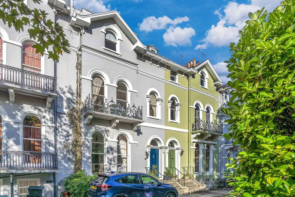 Property photo 1 of 17