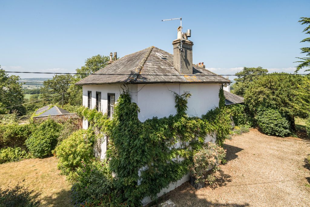 Property photo 1 of 15 Plenty House