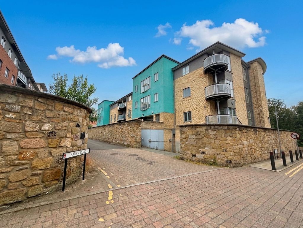 Property photo 3 of 10 External