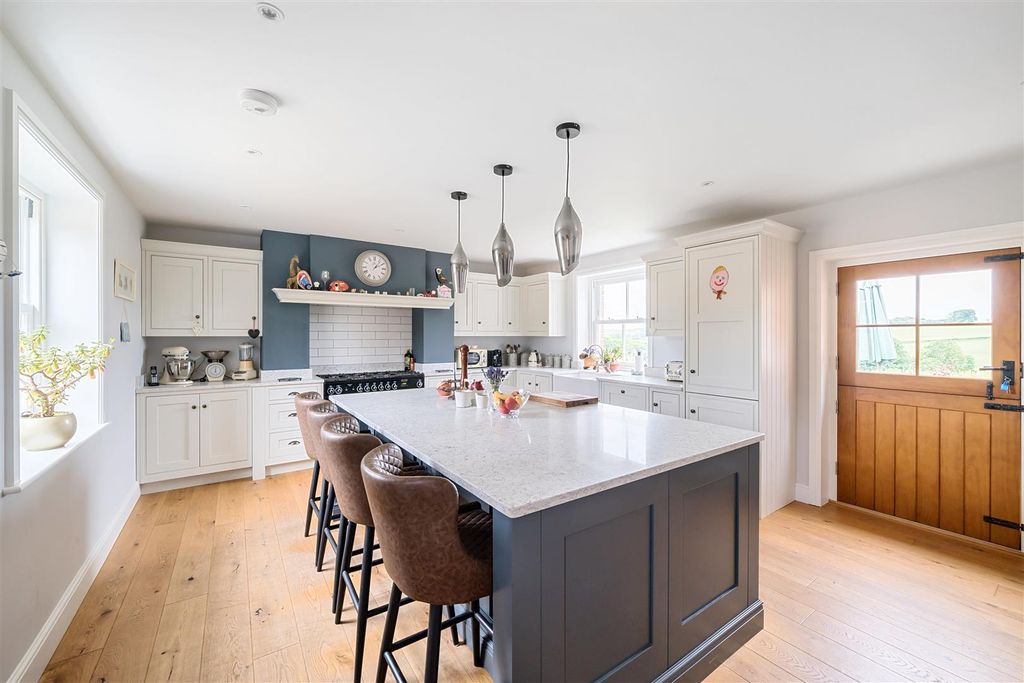 Property photo 1 of 19 1324523 (5).Jpg