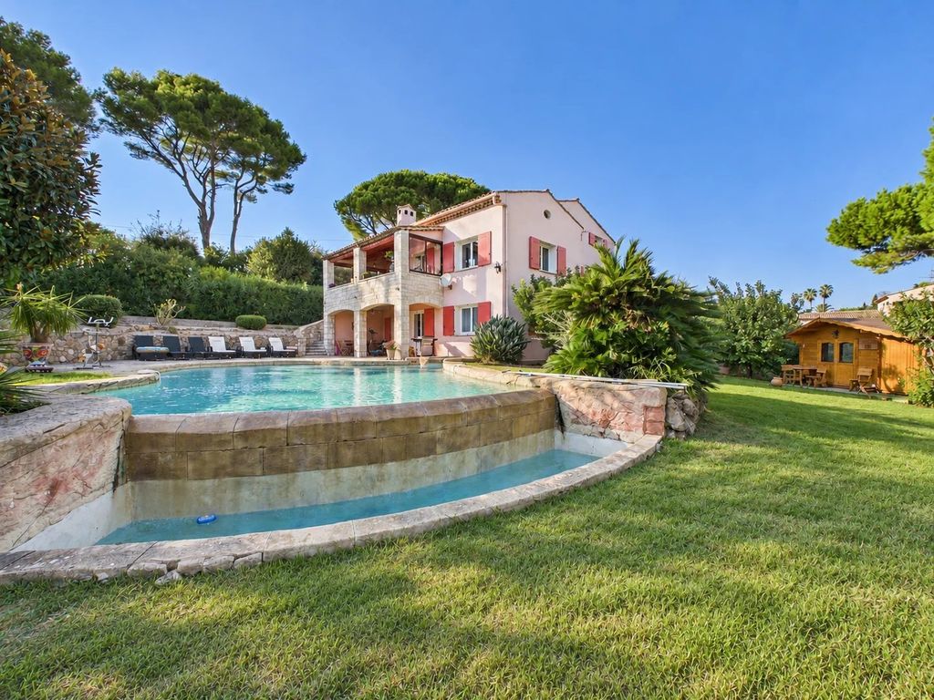 Property photo 1 of 11 Antibes – Saint-Maymes | 349 Sqm Villa – Swimming Pool – 3 Independent Living Areas