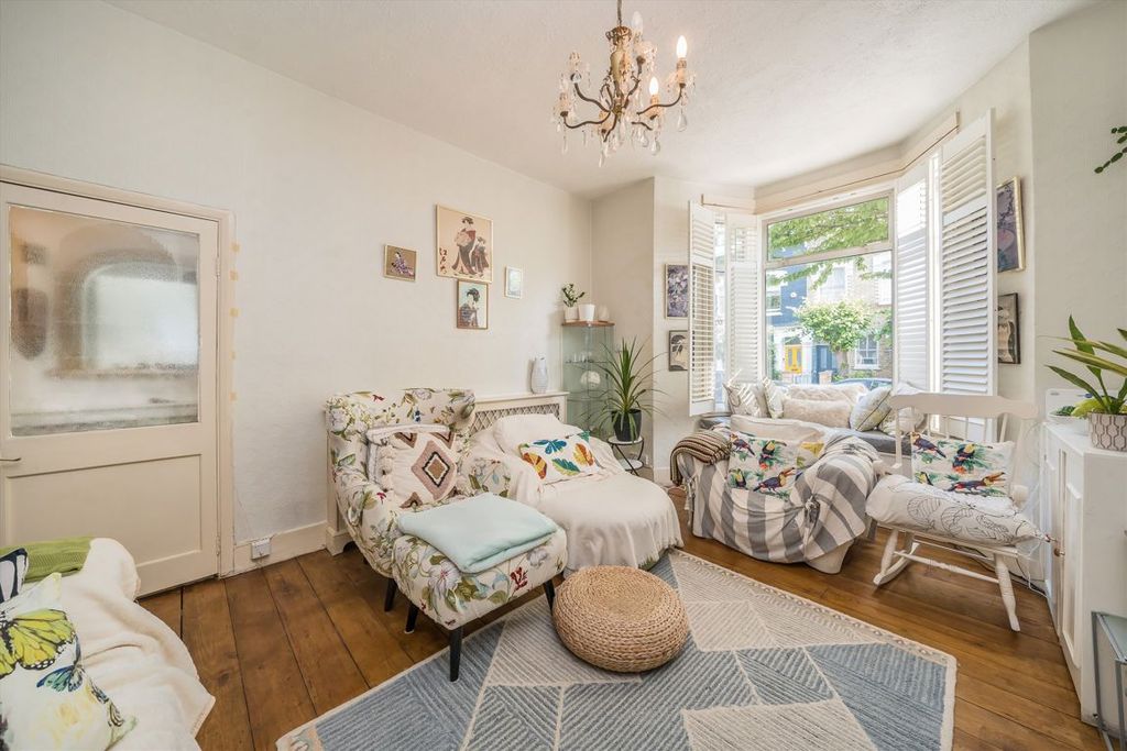 Property photo 3 of 12