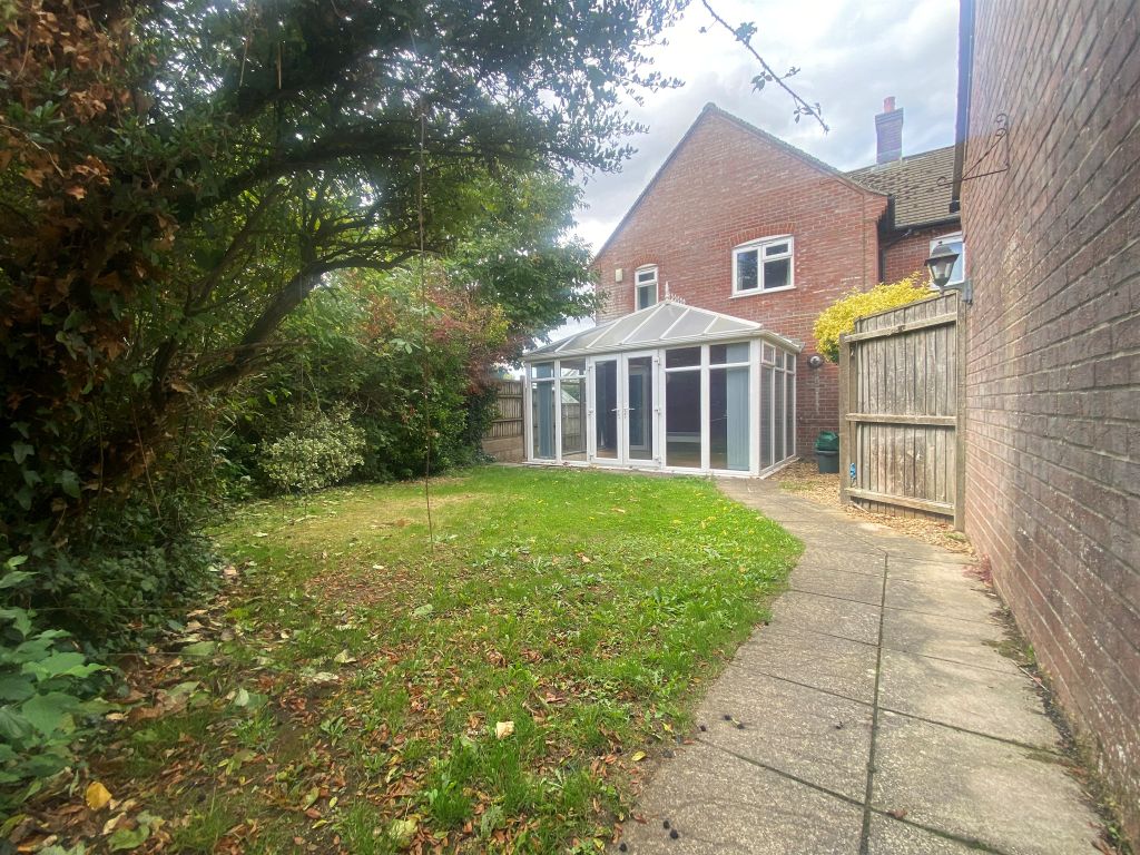 Property photo 2 of 8