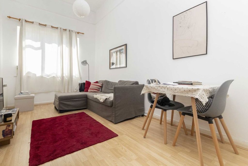 Property photo 2 of 3