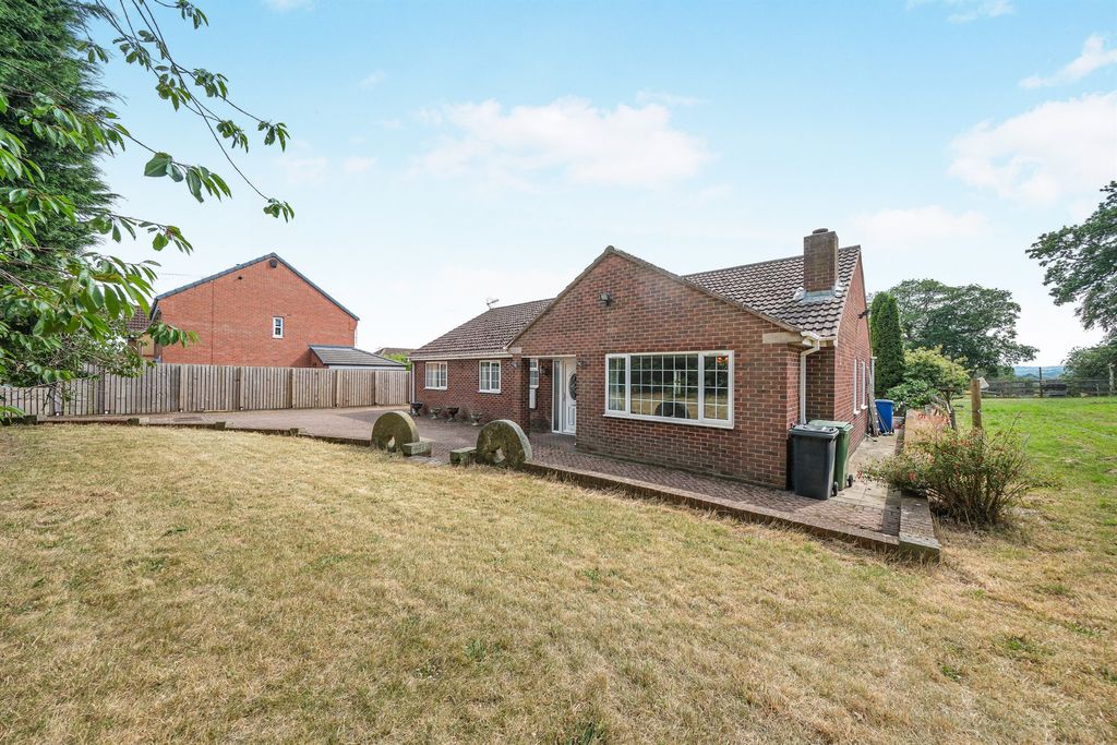 Property photo 2 of 24