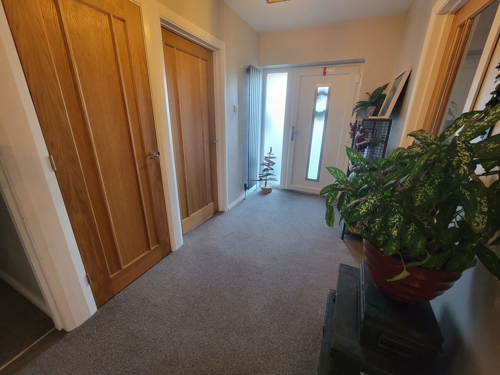 Property photo 3 of 35