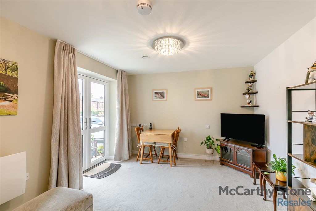Property photo 3 of 25 8663834-Interior04.Jpg
