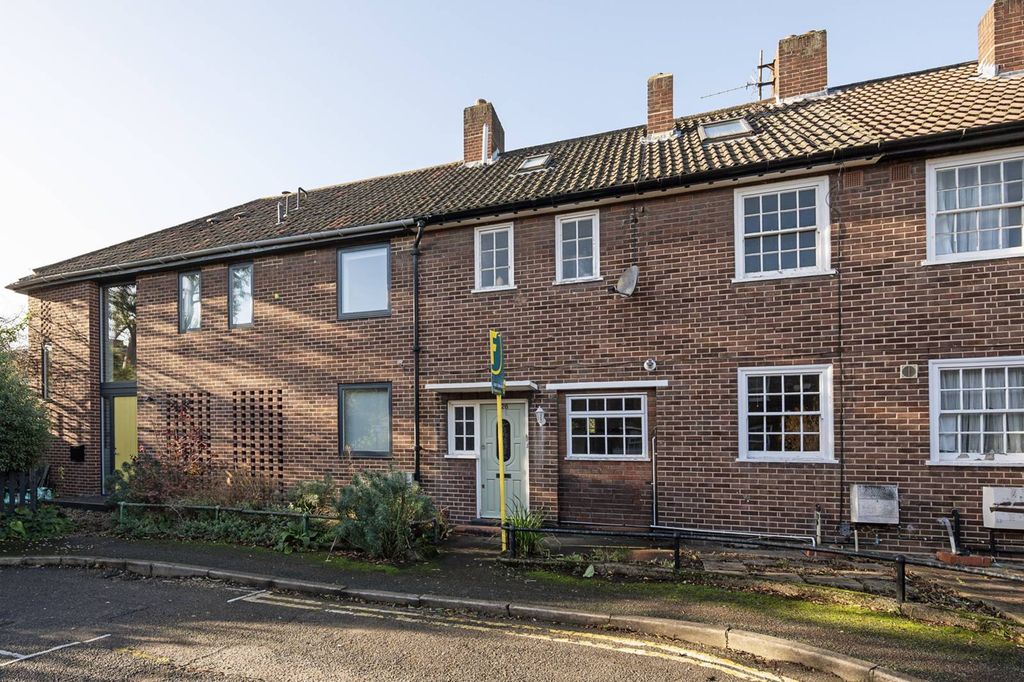 Property photo 2 of 12