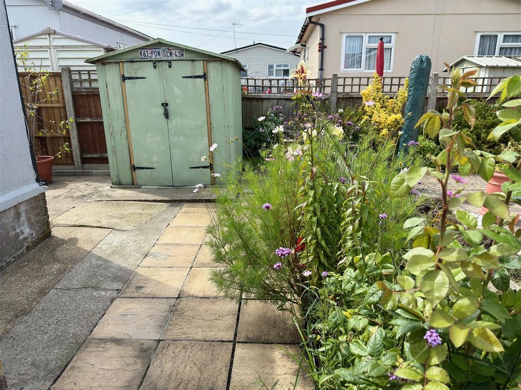 Property photo 3 of 8 Gardens.Jpg