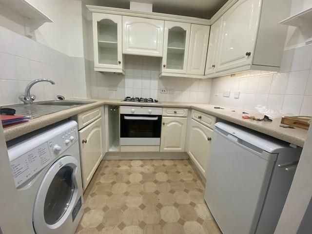 Property photo 2 of 10 4 Clarendon House Kitchen.Jpg
