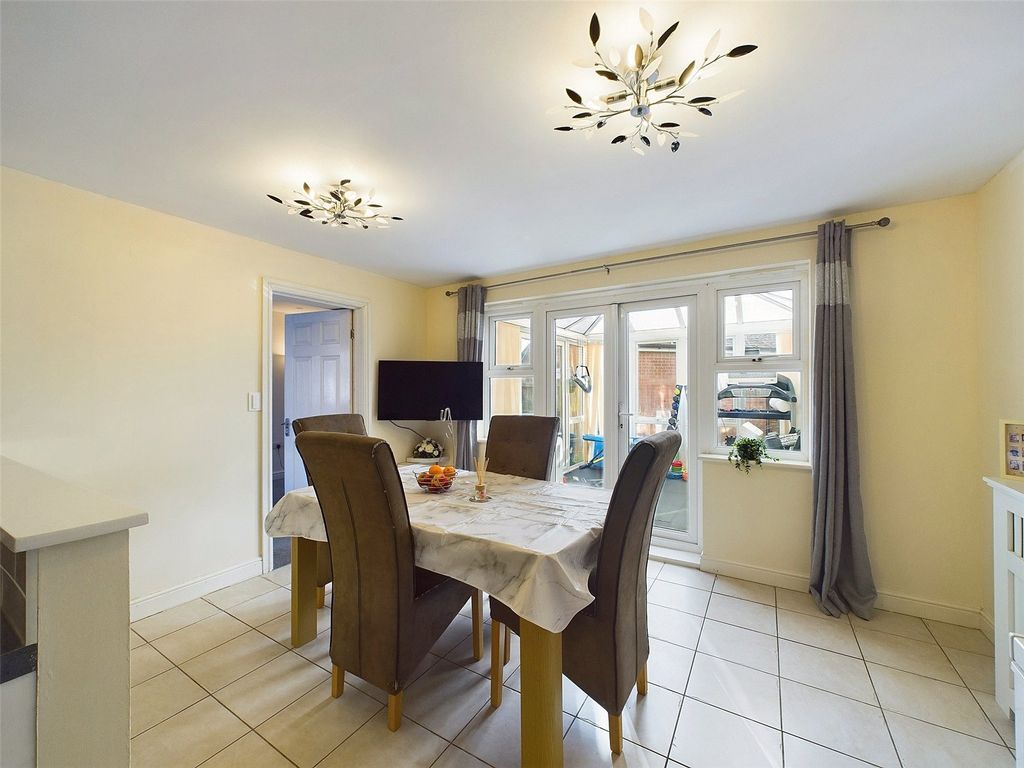Property photo 3 of 22 Picture No. 05