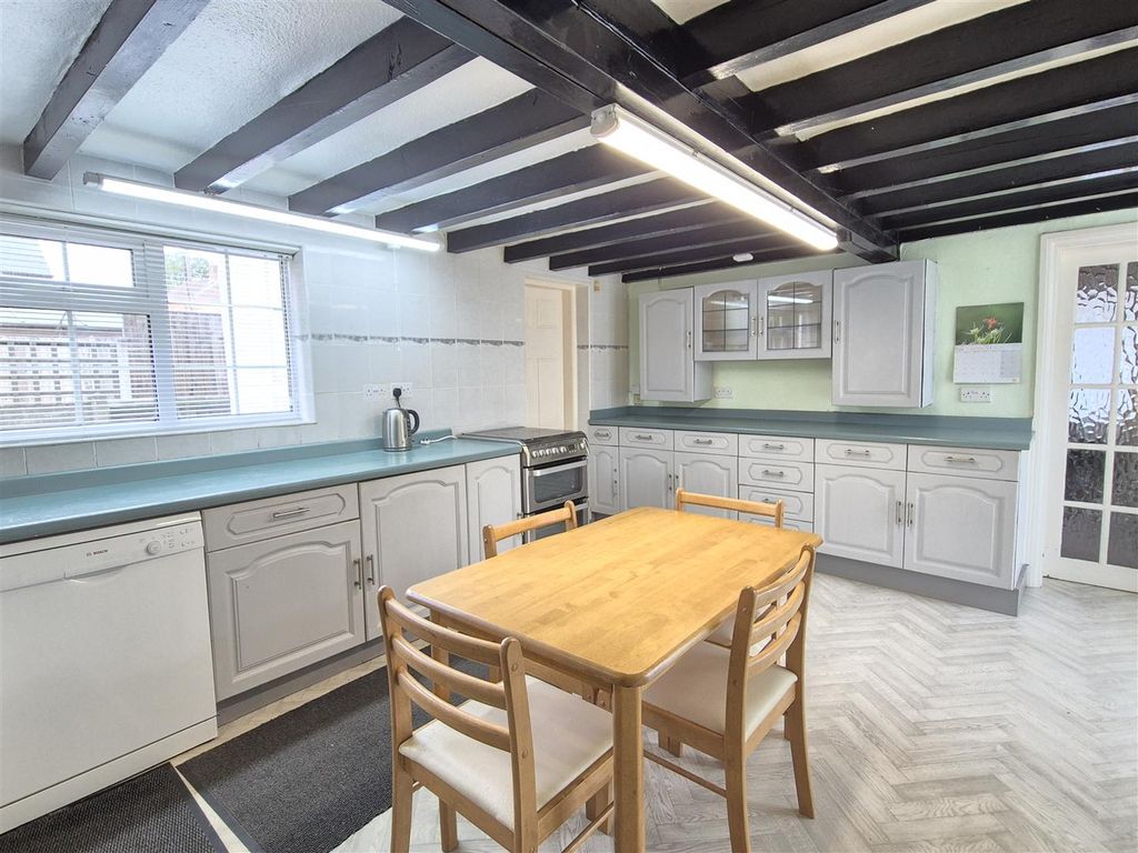 Property photo 2 of 17 Kitchen/Diner