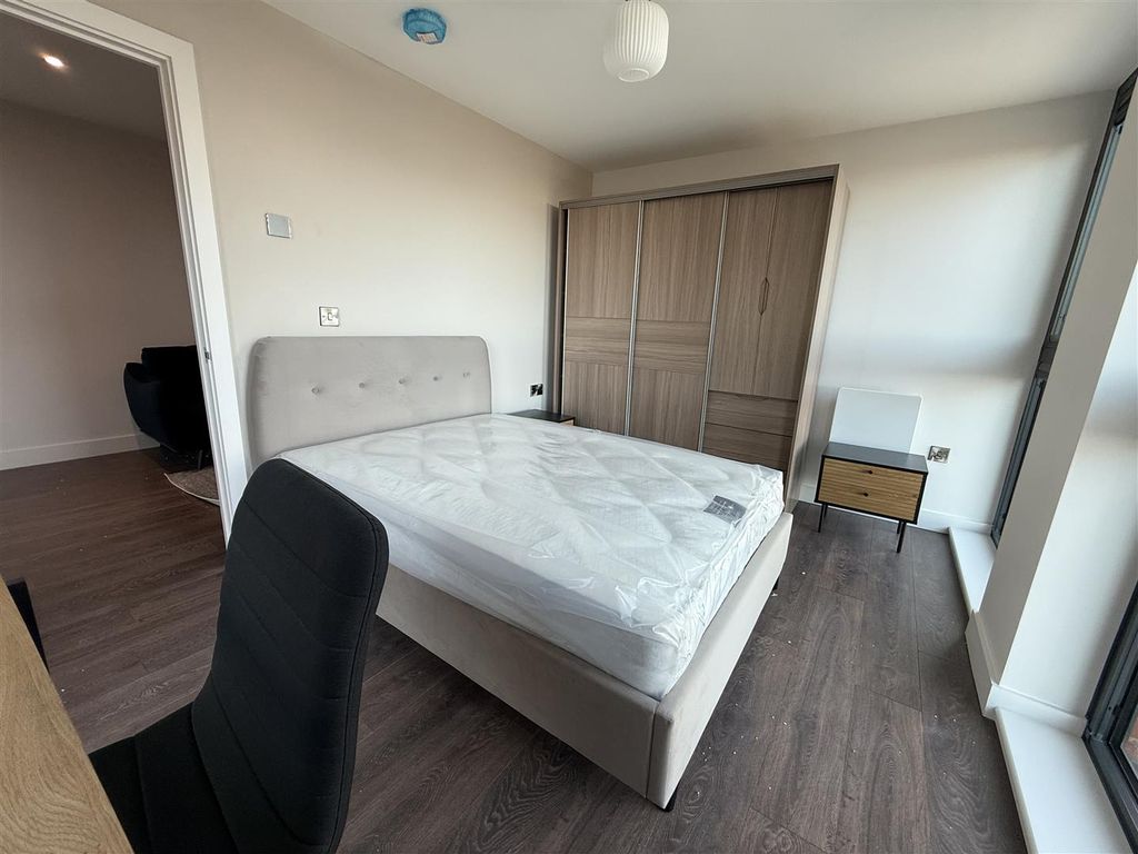 Property photo 3 of 11 Bedroom