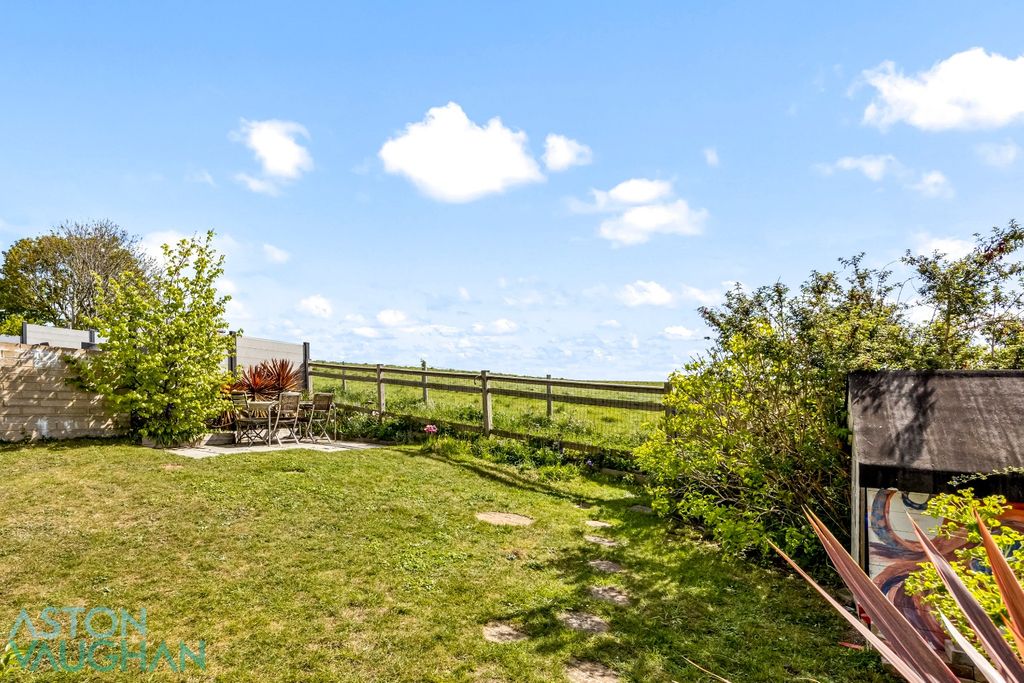 Property photo 2 of 21 5046381