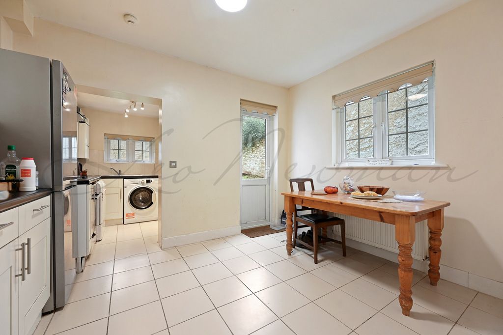 Property photo 2 of 15 Jpg