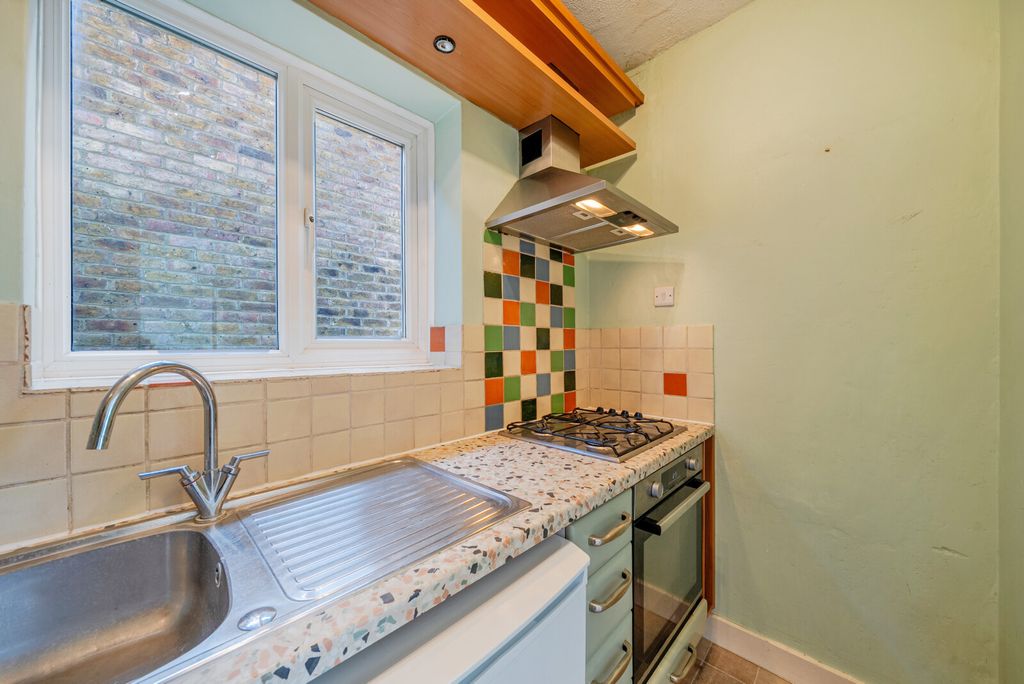 Property photo 3 of 16 1512889-5-1A038c3...