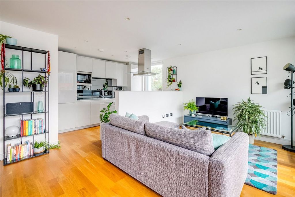 Property photo 3 of 6