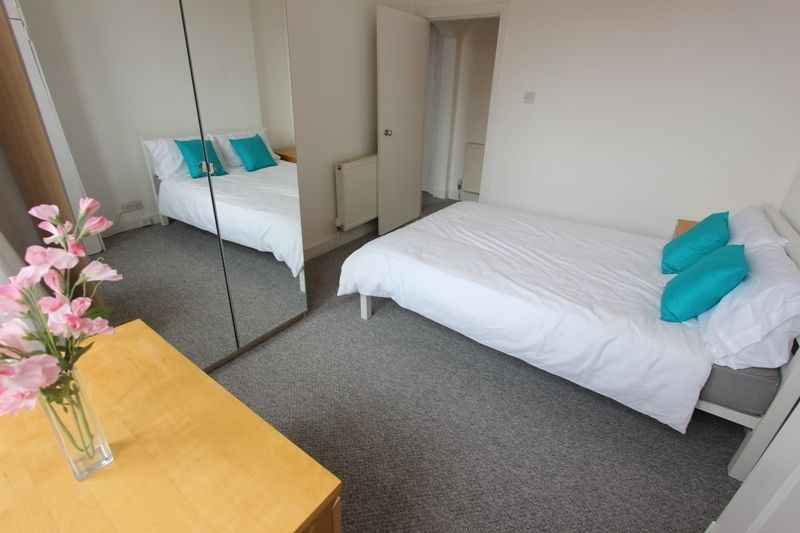 Property photo 3 of 6 Bedroom