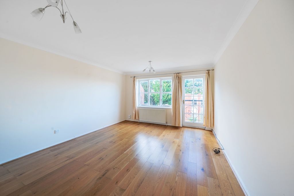 Property photo 3 of 9 03