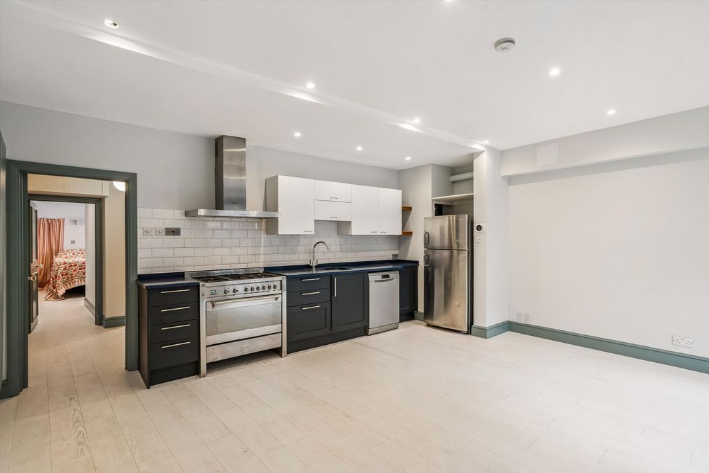 Property photo 1 of 12 Image