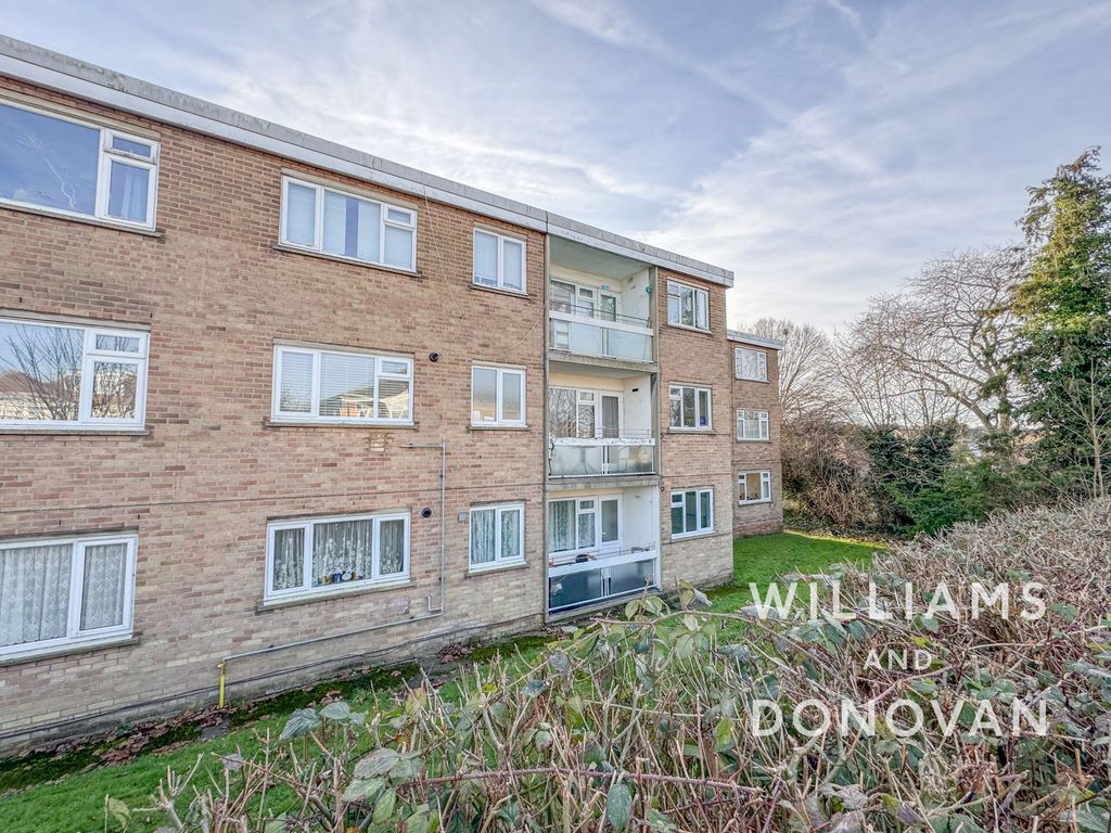 Property photo 1 of 10 Watermark