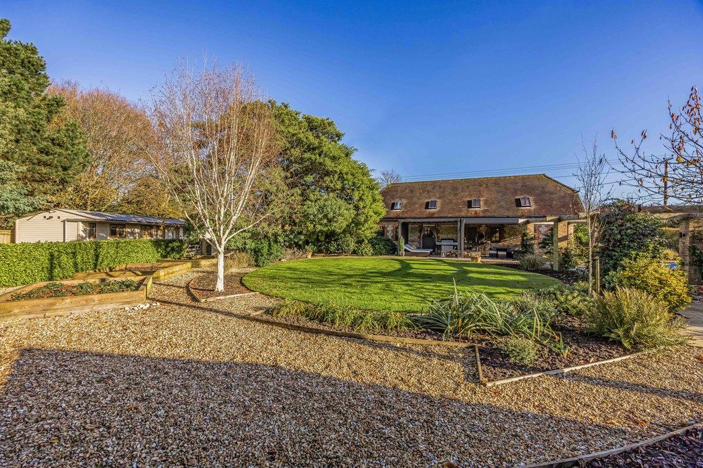 Property photo 2 of 40