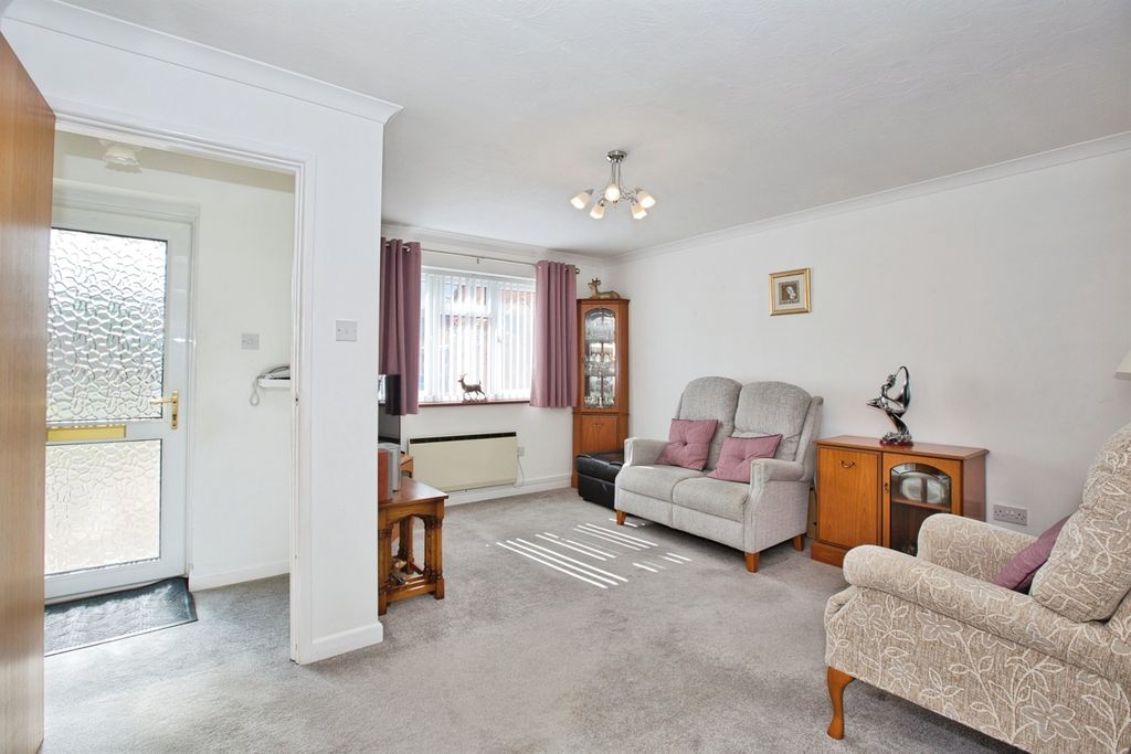 Property photo 2 of 17