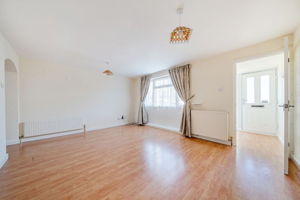 Property photo 3 of 10 1385072-6-69258Ebb59Dea