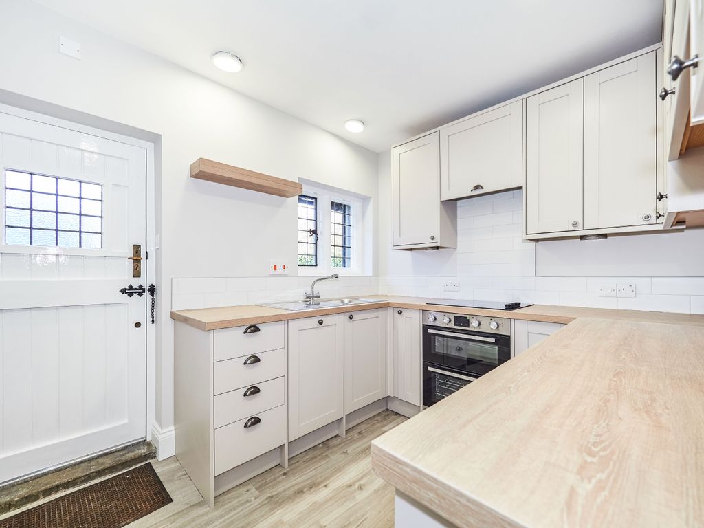 Property photo 2 of 10 Kitchen.Jpg