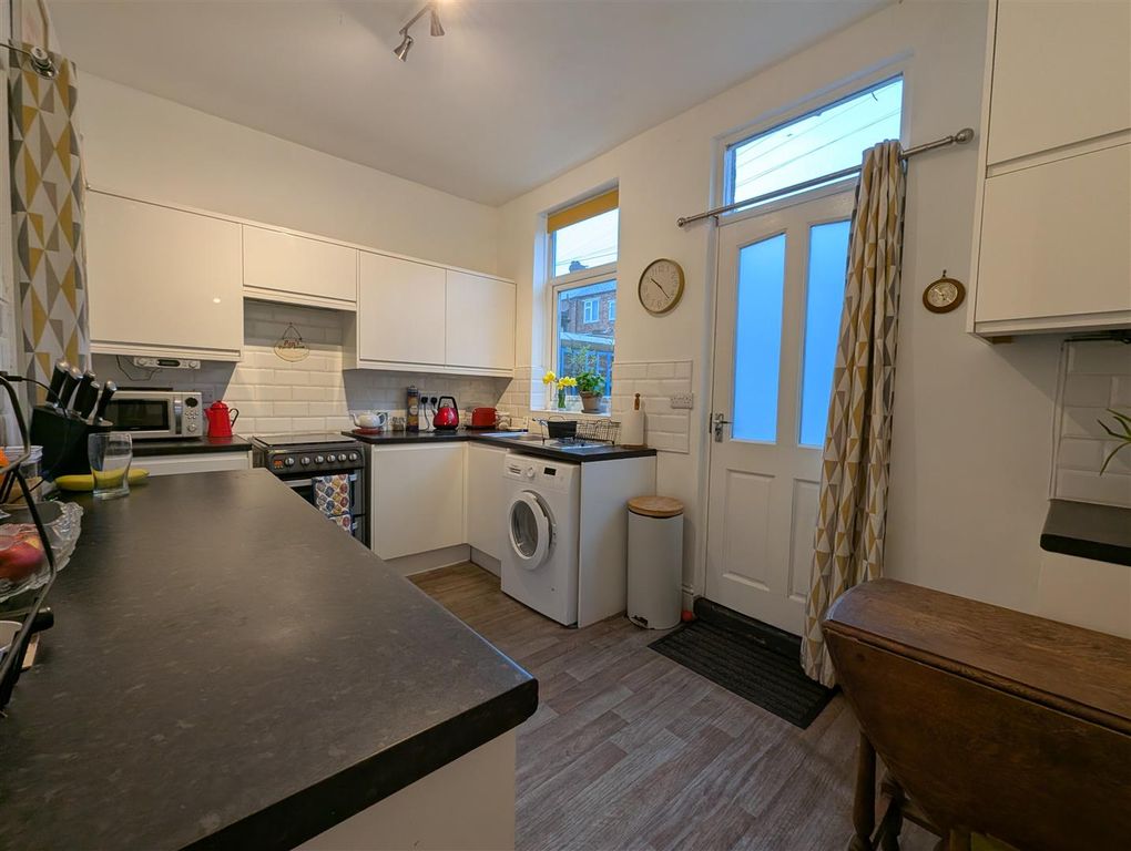 Property photo 3 of 9 Kitchen/Breakfast Room