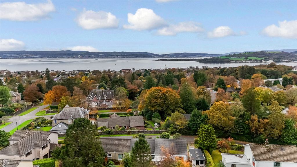 Property photo 2 of 33 Picture No. 79