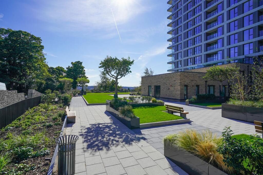 Property photo 2 of 28