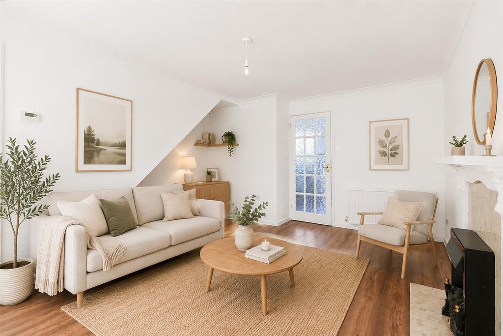 Property photo 3 of 16 Spinningdale Arnold, Nottingham, Ng5 8Qt