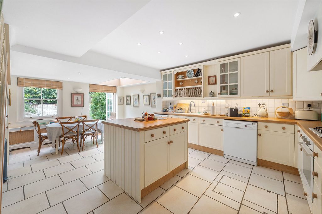 Property photo 3 of 10 Picture No. 12