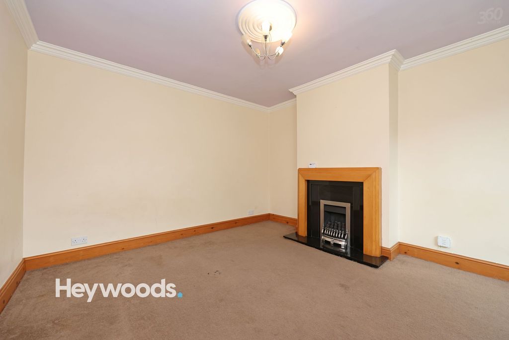 Property photo 2 of 34