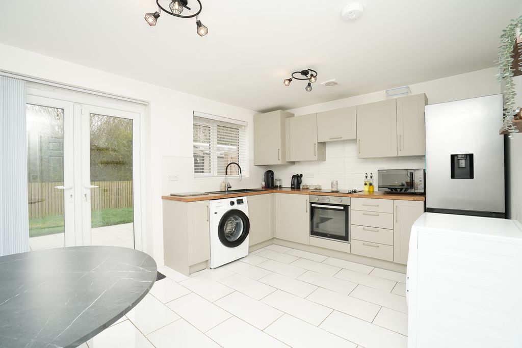 Property photo 2 of 20 Photo 16