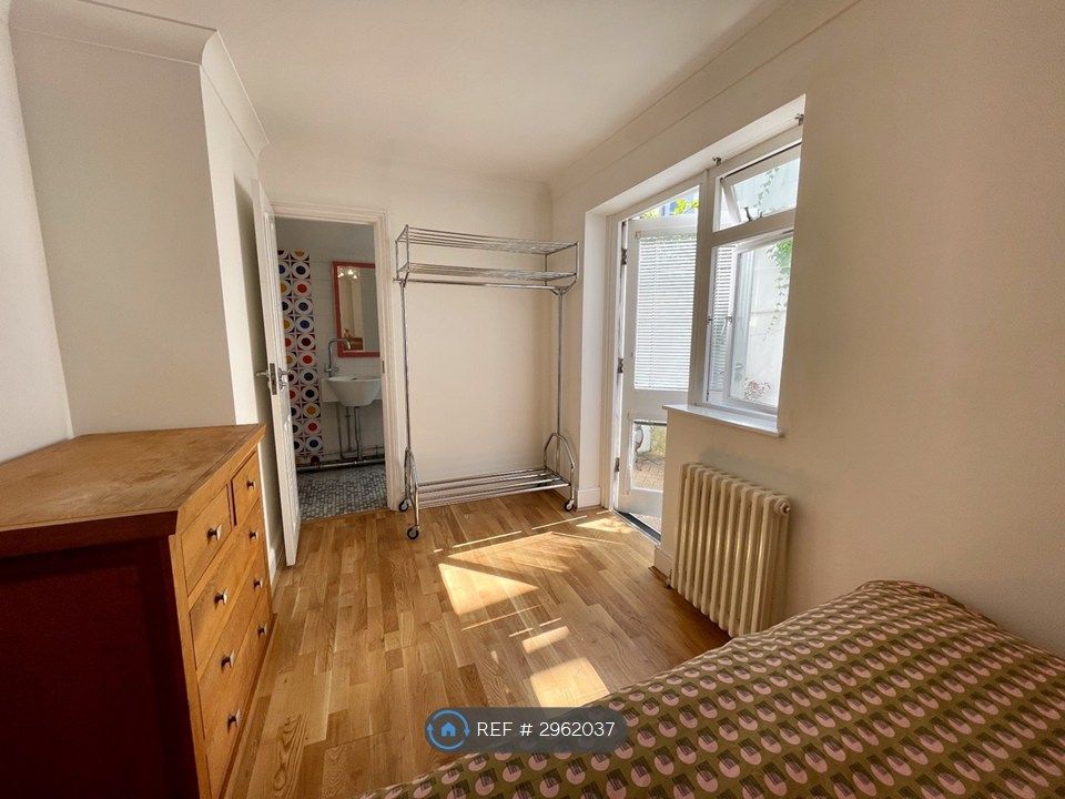 Property photo 3 of 13 Bedroom 1