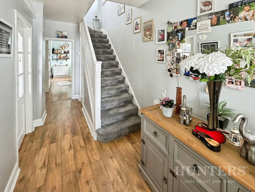 Property photo 2 of 25
