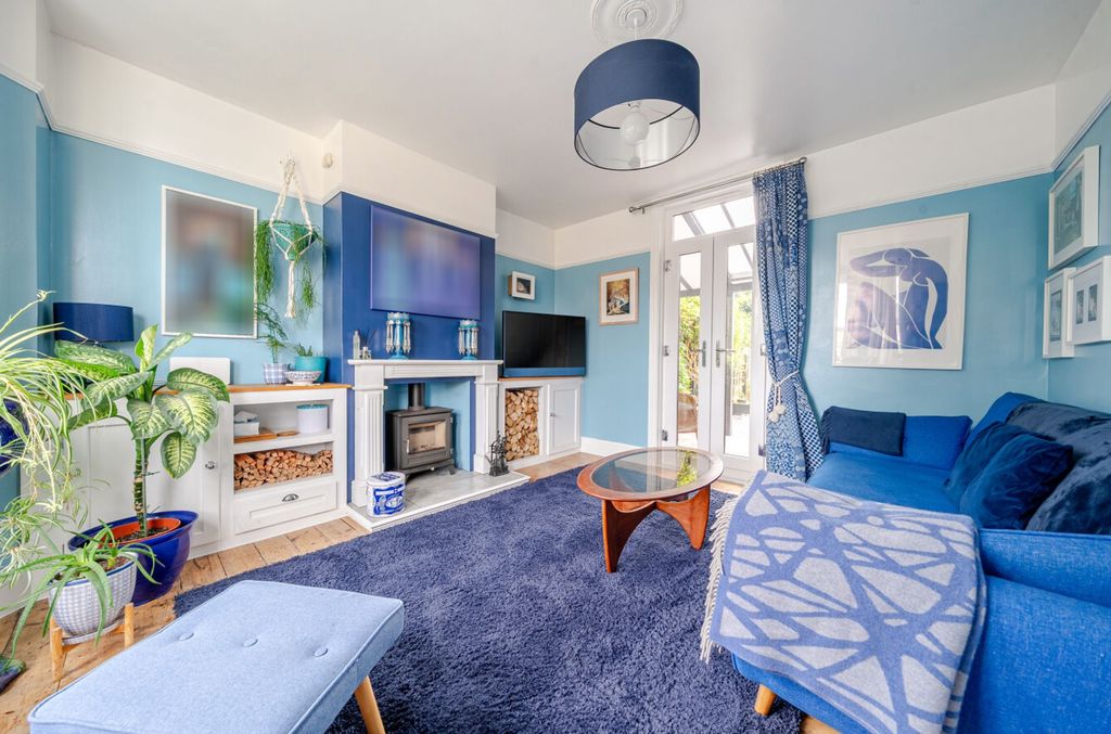 Property photo 2 of 23