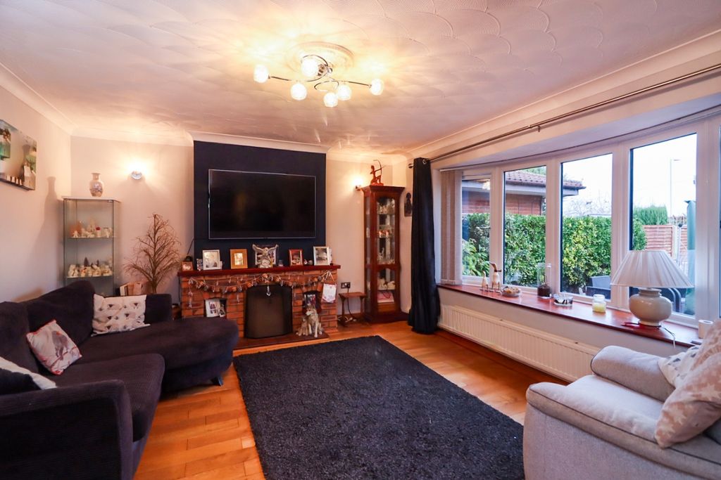 Property photo 2 of 36 Image00035