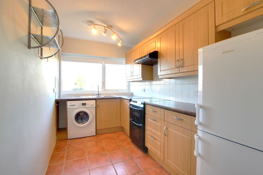 Property photo 3 of 7 3 Kitchen.Jpg