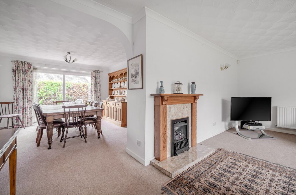 Property photo 3 of 17 Lounge/Dining Room